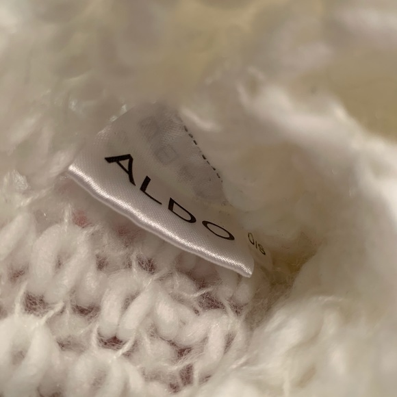 💕3/$40💕 NWOT Ivory Infinity Scarf - Picture 3 of 3